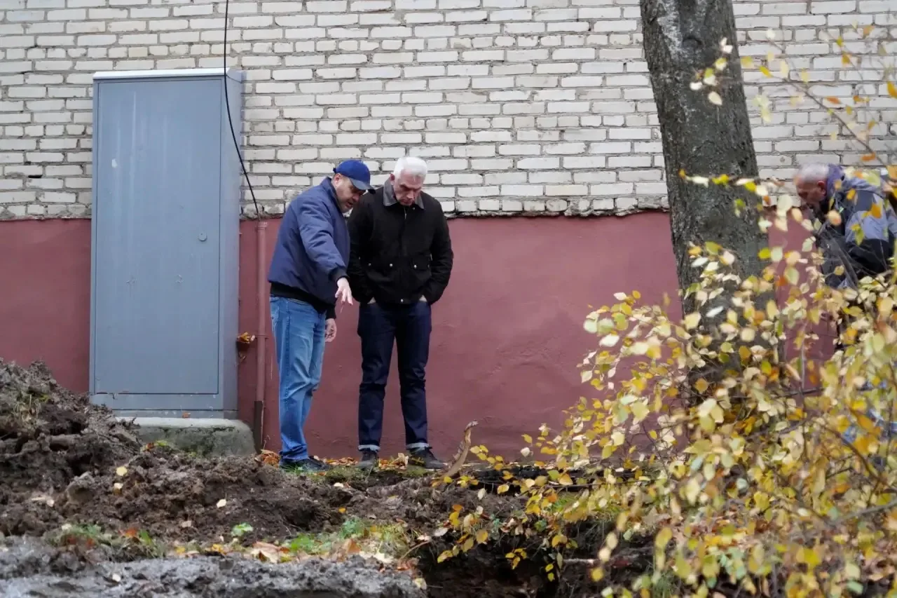 Сегодня с самого утра держу на личном контроле устранение коммунальных аварий в Сергиев...