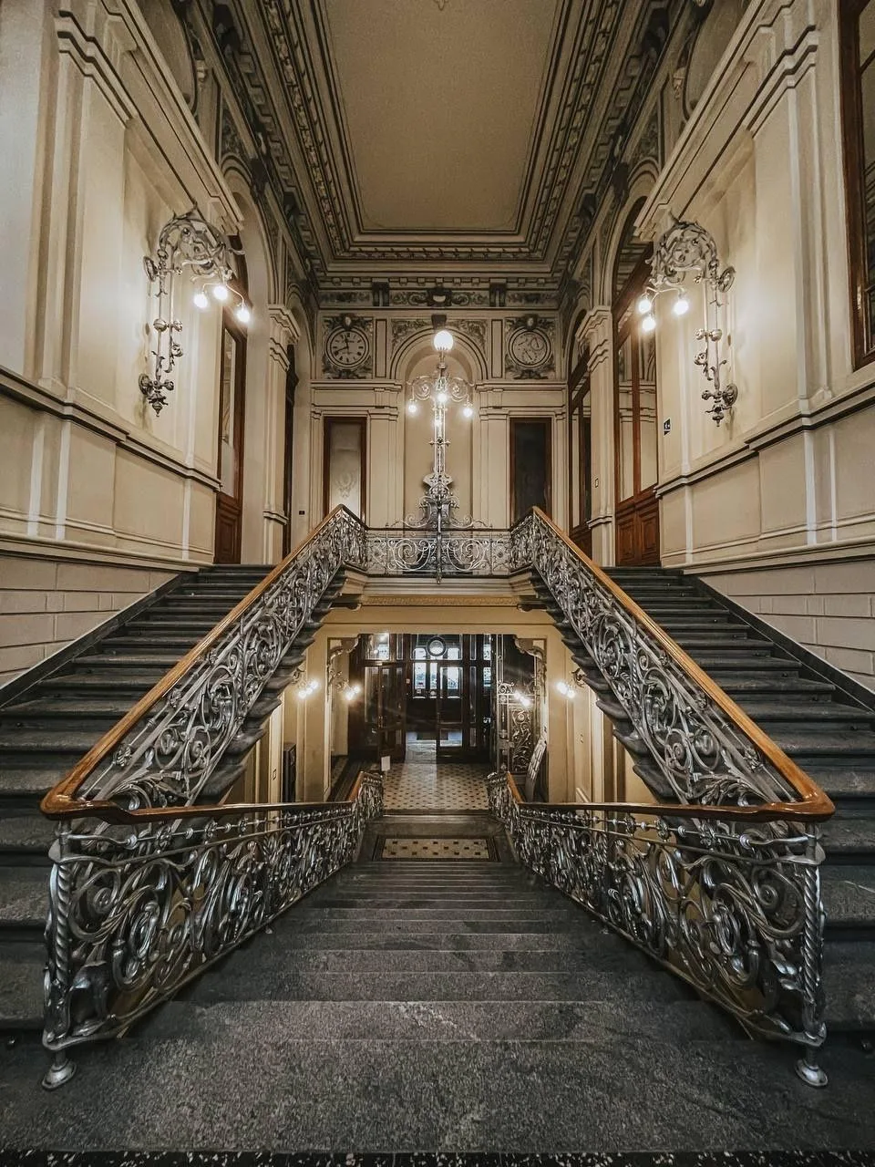 Дом Первого Общества взаимного кредита🏛️