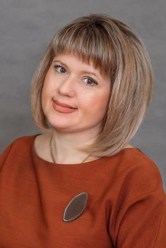 Сегодня свой юбилей отмечает Елена Александровна Самарская — директор школы №40 и насто...