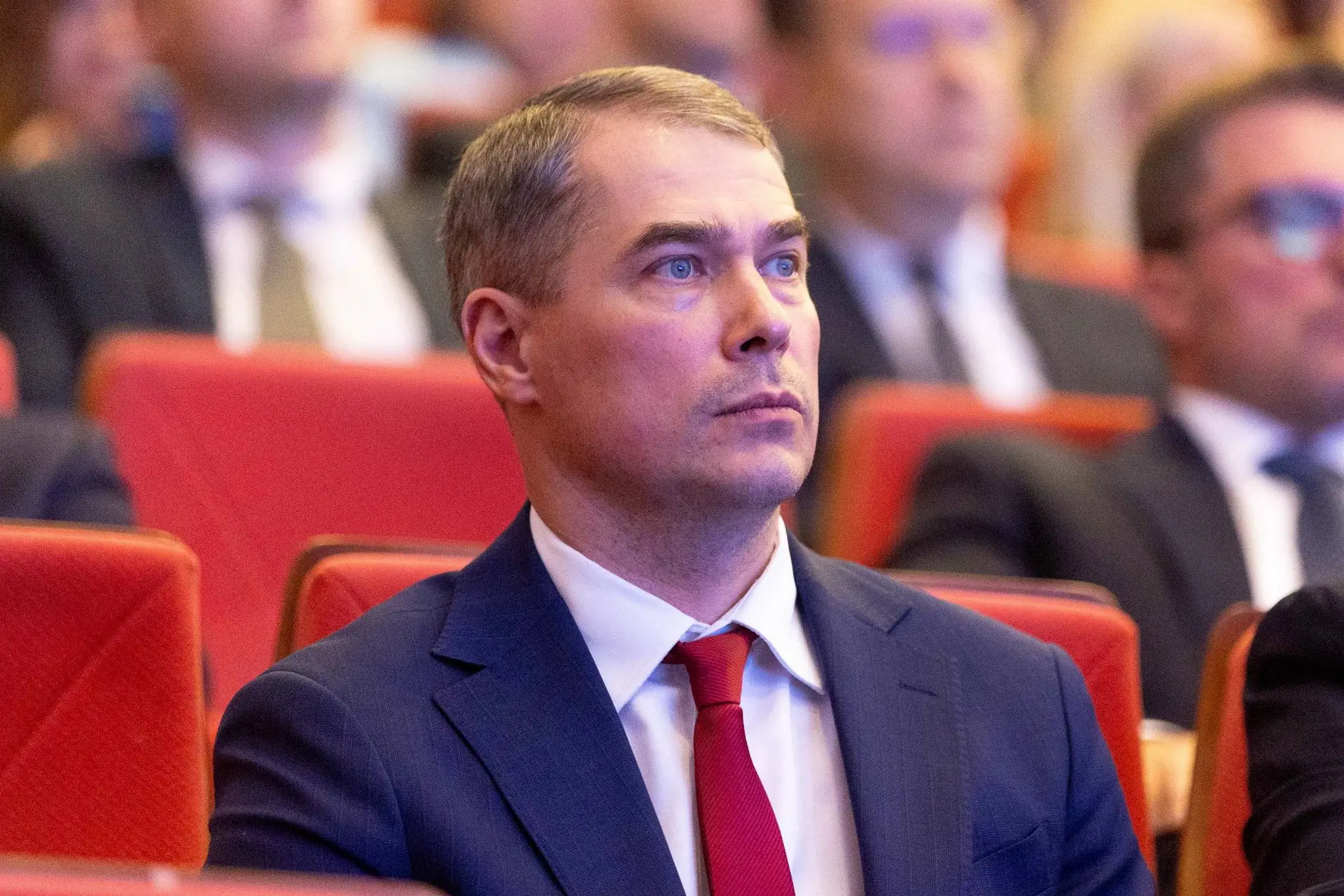 Владимир Шауракс избран главой Березовского на ближайшие пять лет. За него единогласно ...