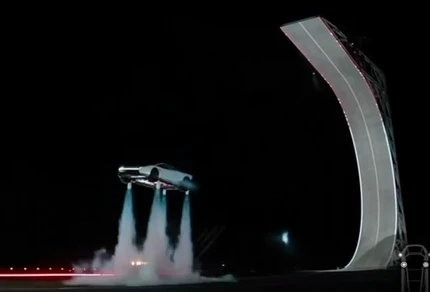 🚗 Tesla показала летающий автомобиль: до 370 км/ч в воздухе