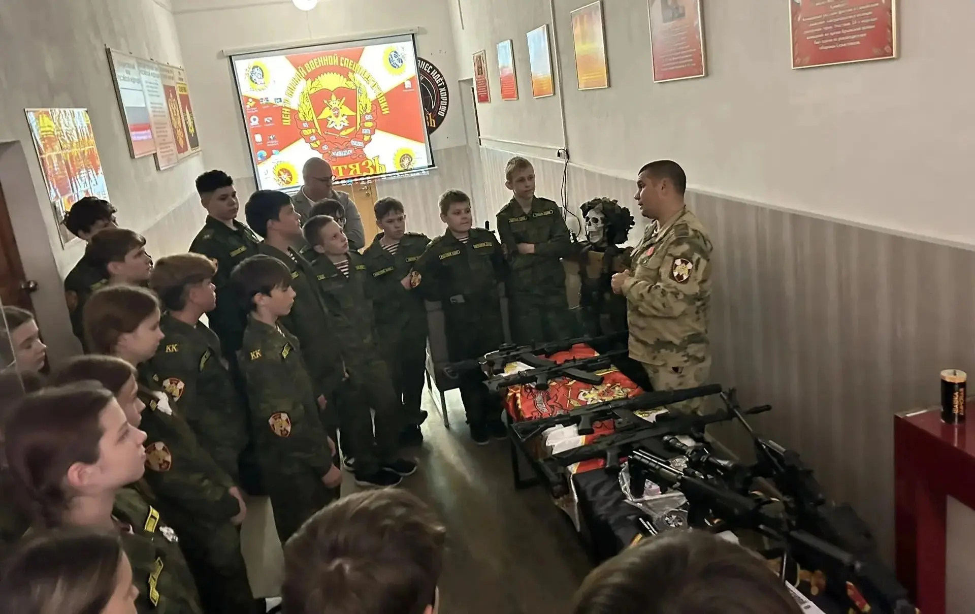 Будущие защитники Отечества в центре «Витязь»! 🛡