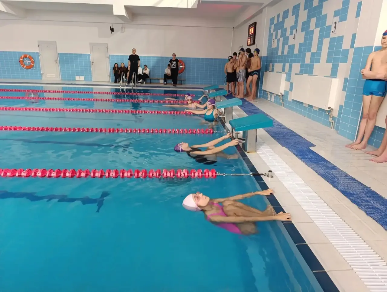 🏊‍♀️ Плавание: подводим итоги соревнований среди семиклассников!