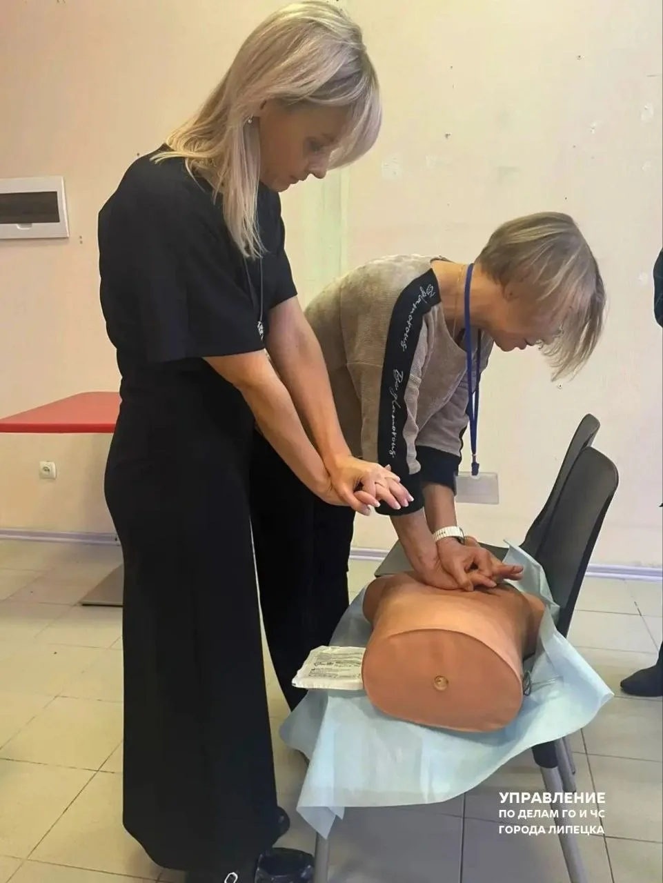 ⚡️В ТЦ Липецка посетителям предлагают потренироваться в оказании первой помощи в рамках...