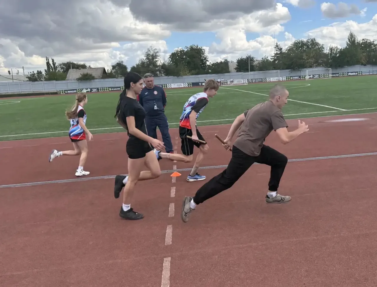 🏃‍♀️ В Новошахтинске прошла легкоатлетическая эстафета школьных спортивных клубов