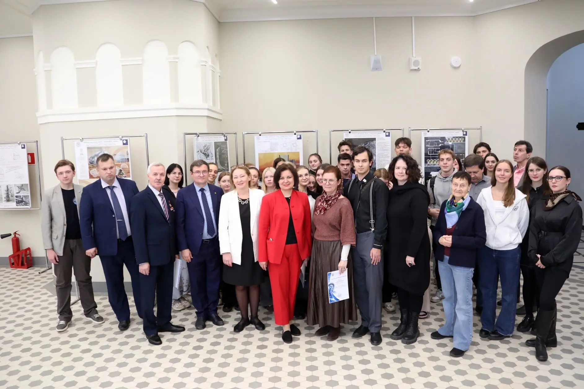 🚀 В МПГУ открылась выставка космической архитектуры МАРХИ, посвящённая 65-летию полёта...