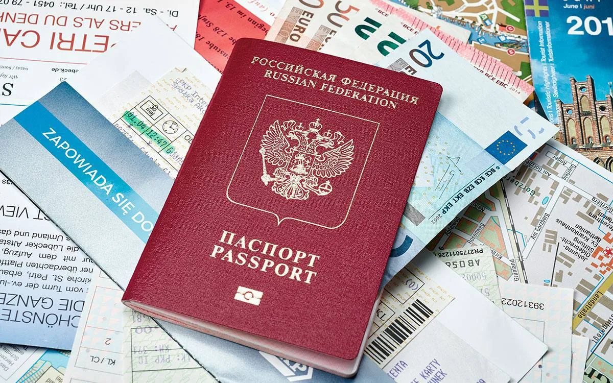 Еврокомиссия готовит новые визовые ограничения для россиян