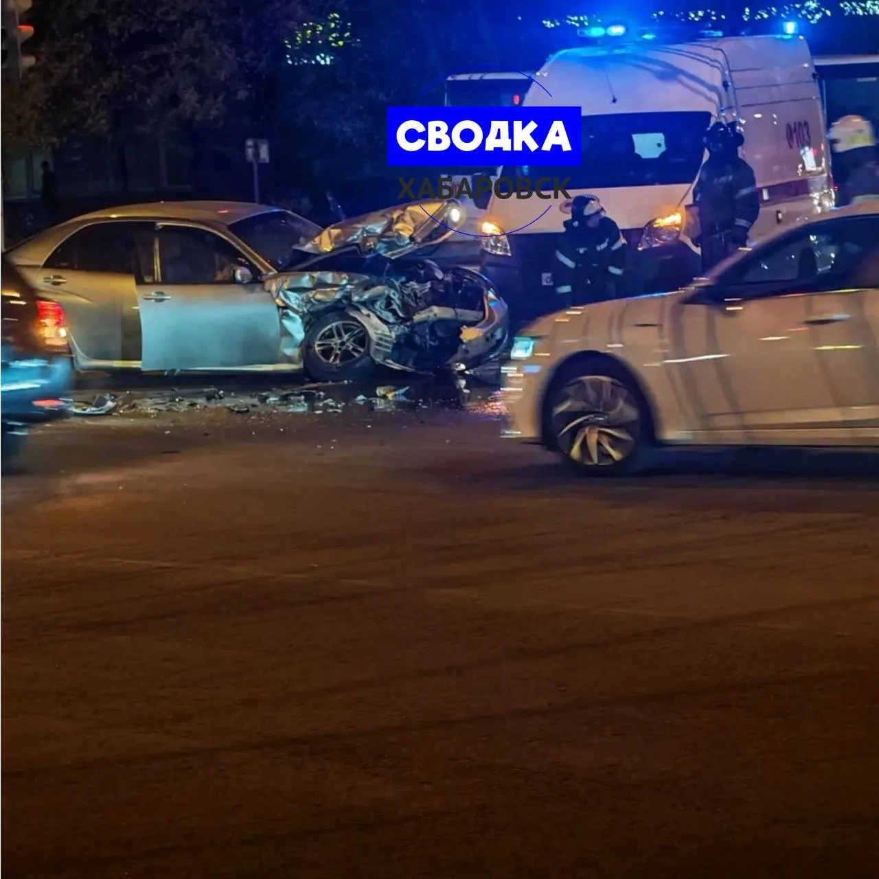 На улице Суворова, в районе торгового центра ЭВР, произошла серьезная авария.