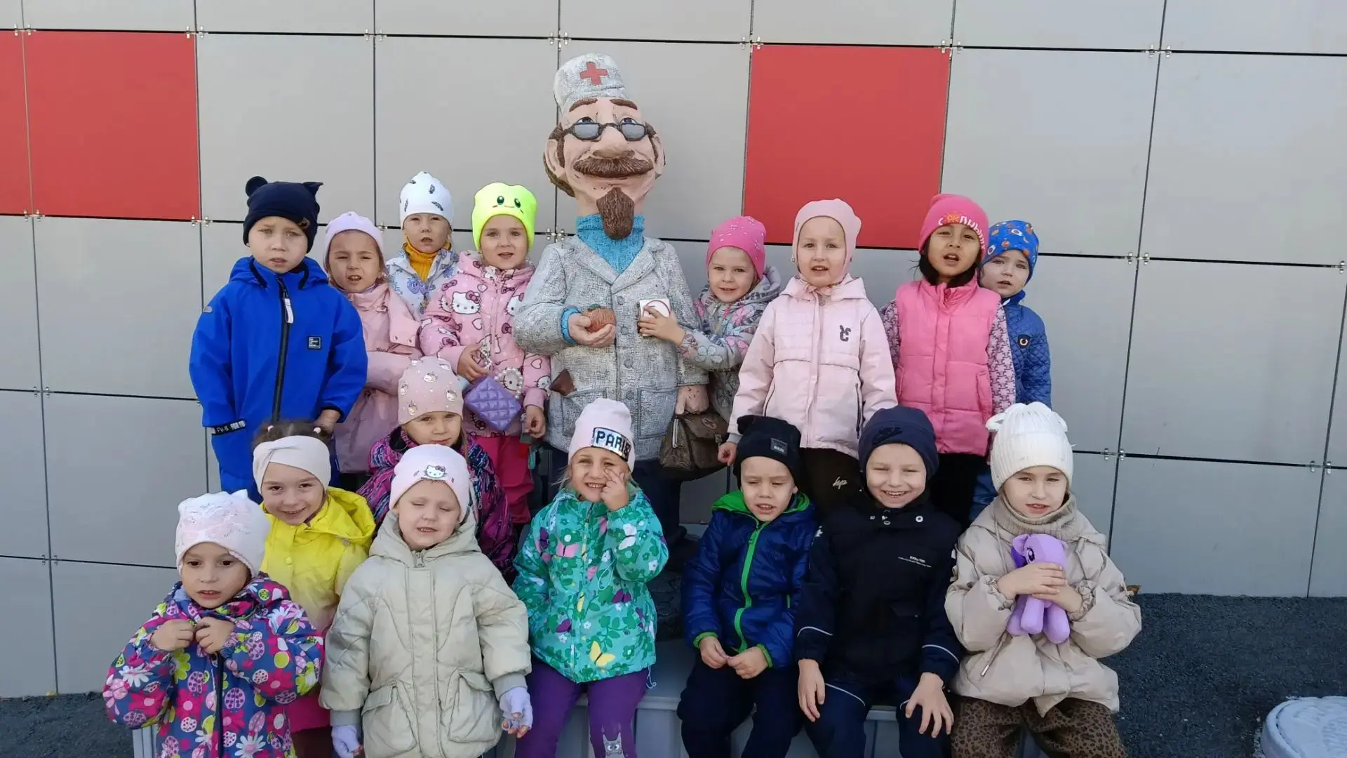 Сегодня у воспитанников средней группы "Звёздочки ". состоялась первая экскурсия за пре...