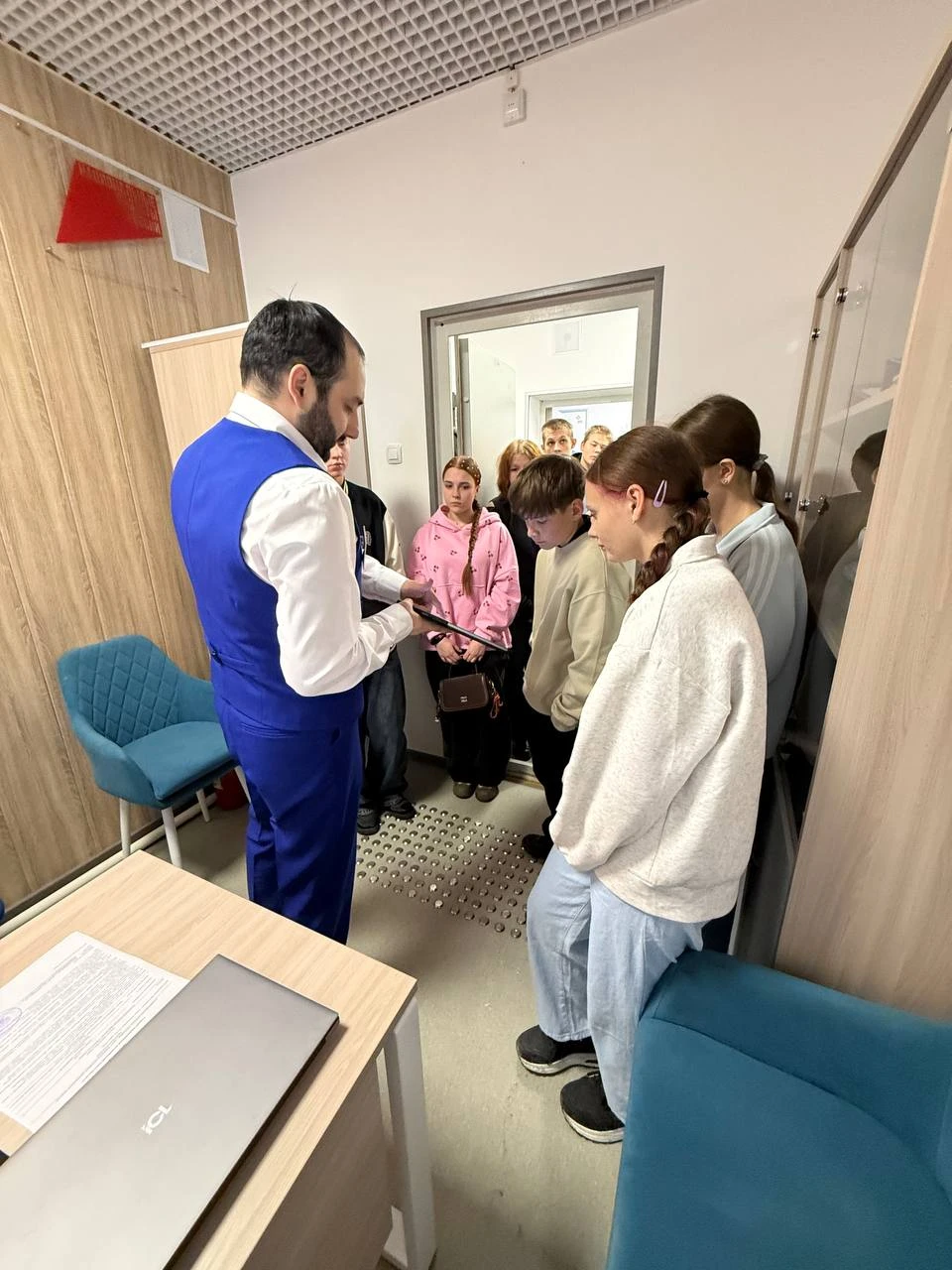 🛠️День открытых дверей прошел в Кадровом центре «Работа России» Сусуманского муниципал...