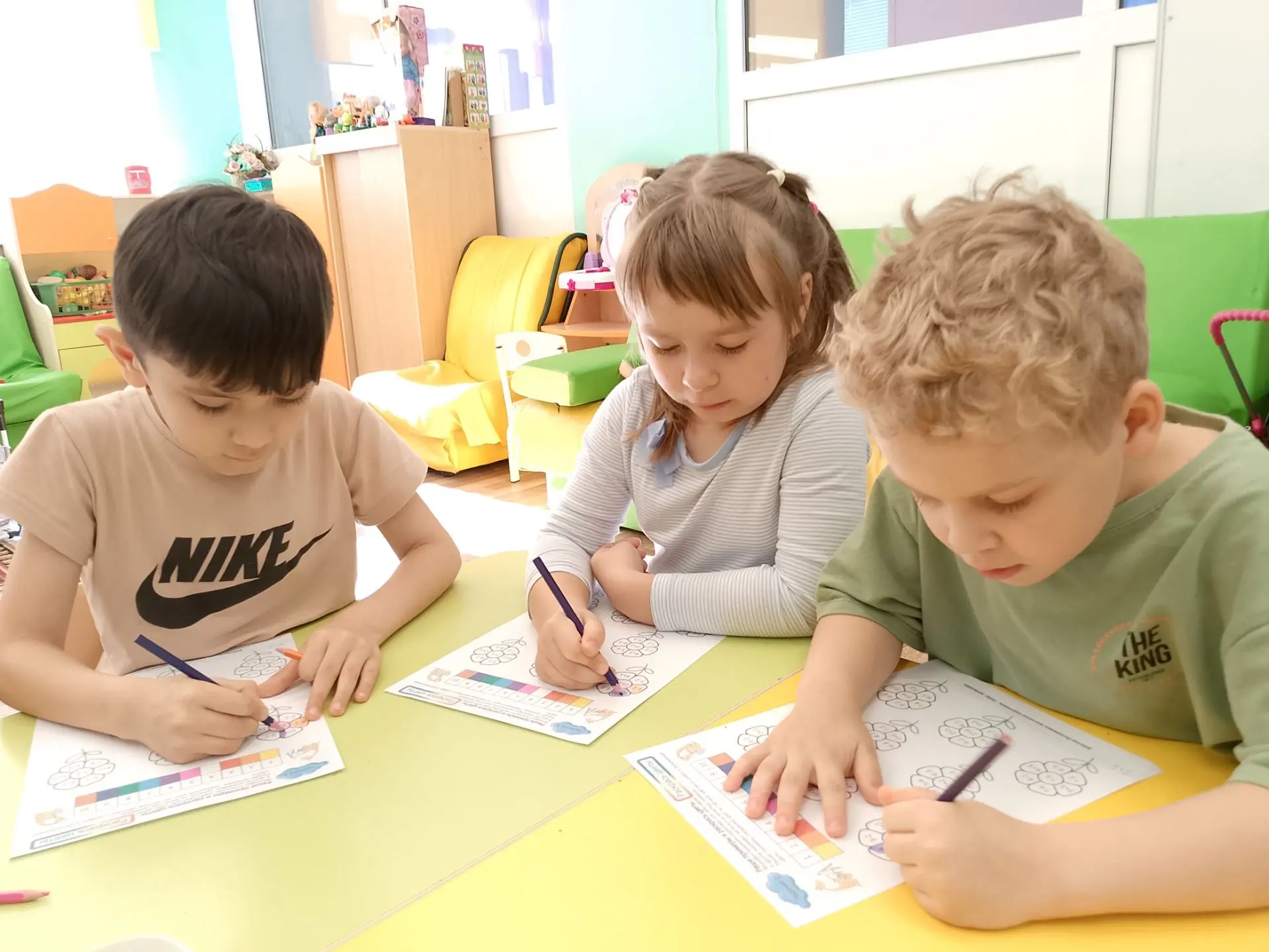 Секреты Весёлой математики: плюс и минус покорились нам!