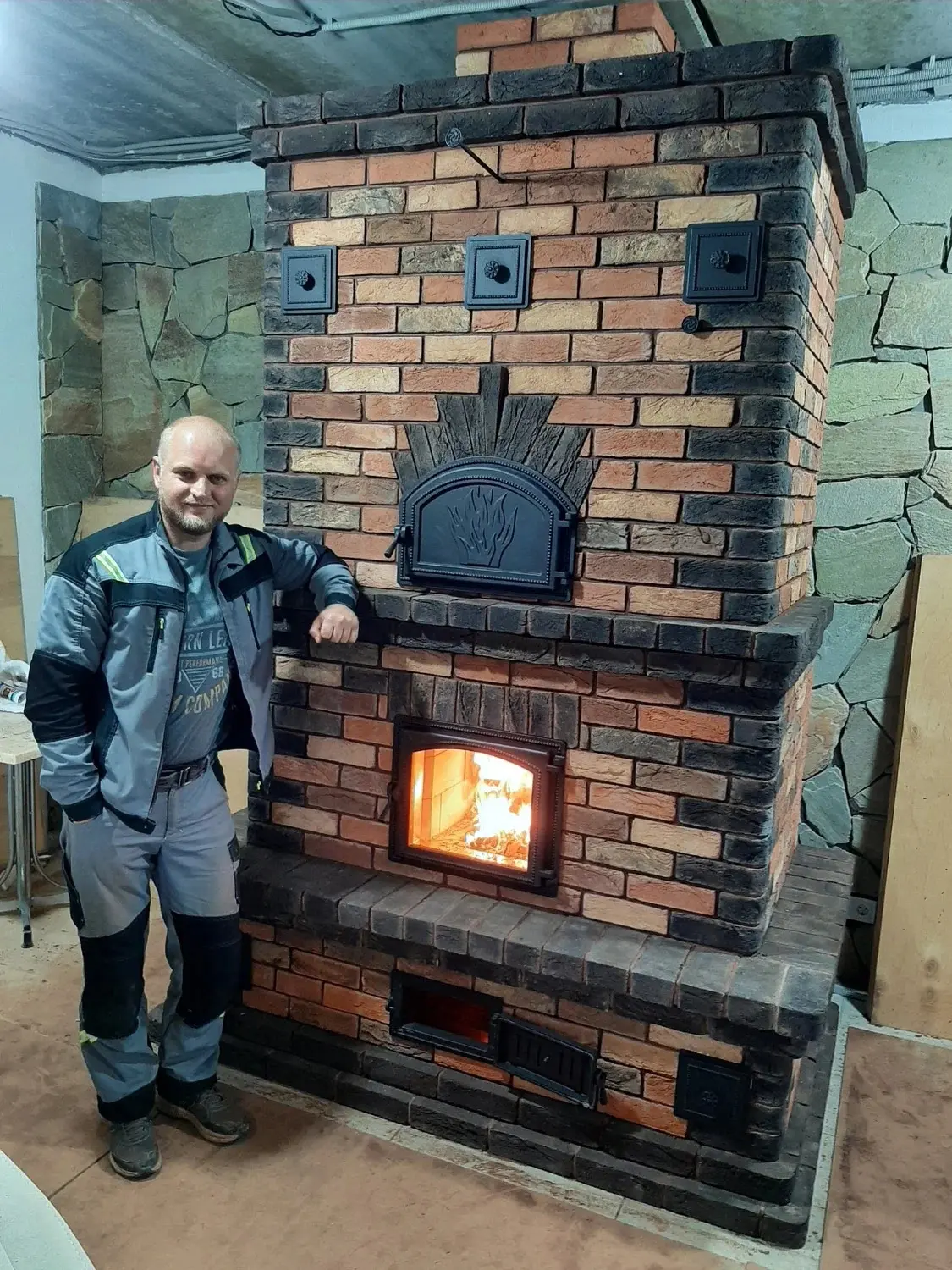 Выложил каминопечь: тепло для души, хлеб для стола 🔥