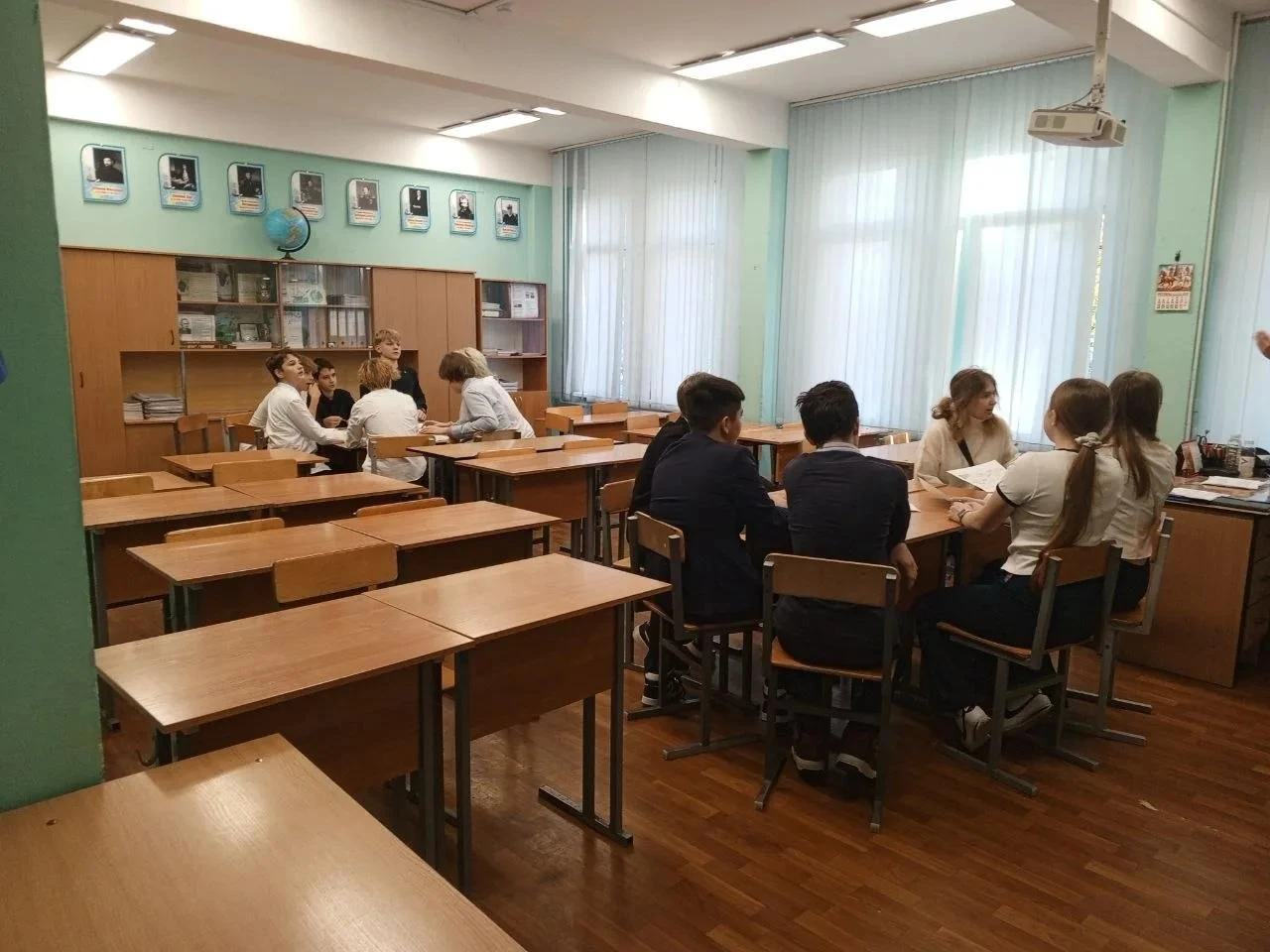 15 октября, учащиеся 8-х классов приняли участие в районной лингвистической интеллектуа...