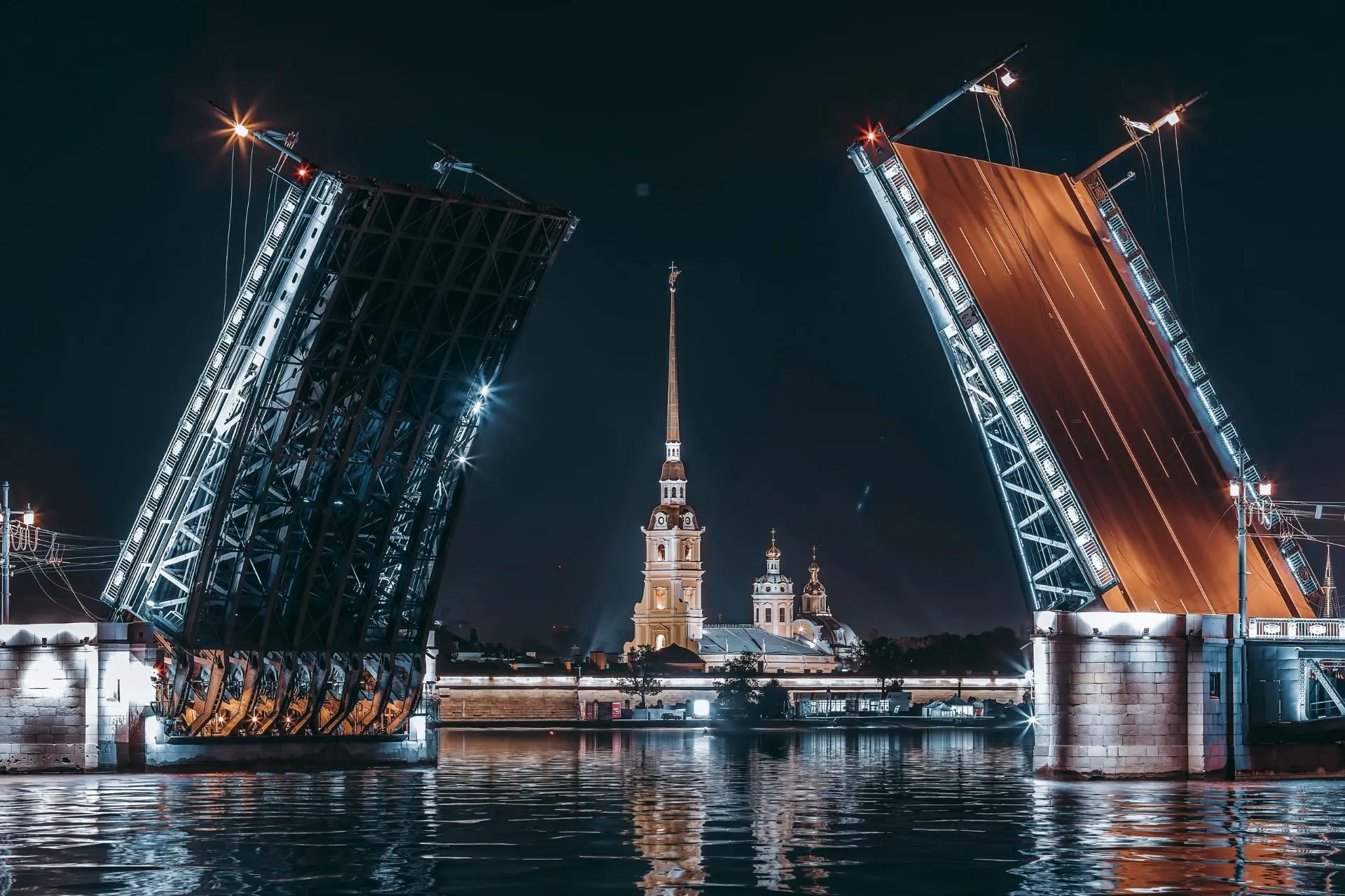 В Петербурге посчитали, сколько минут пели мосты в этом году