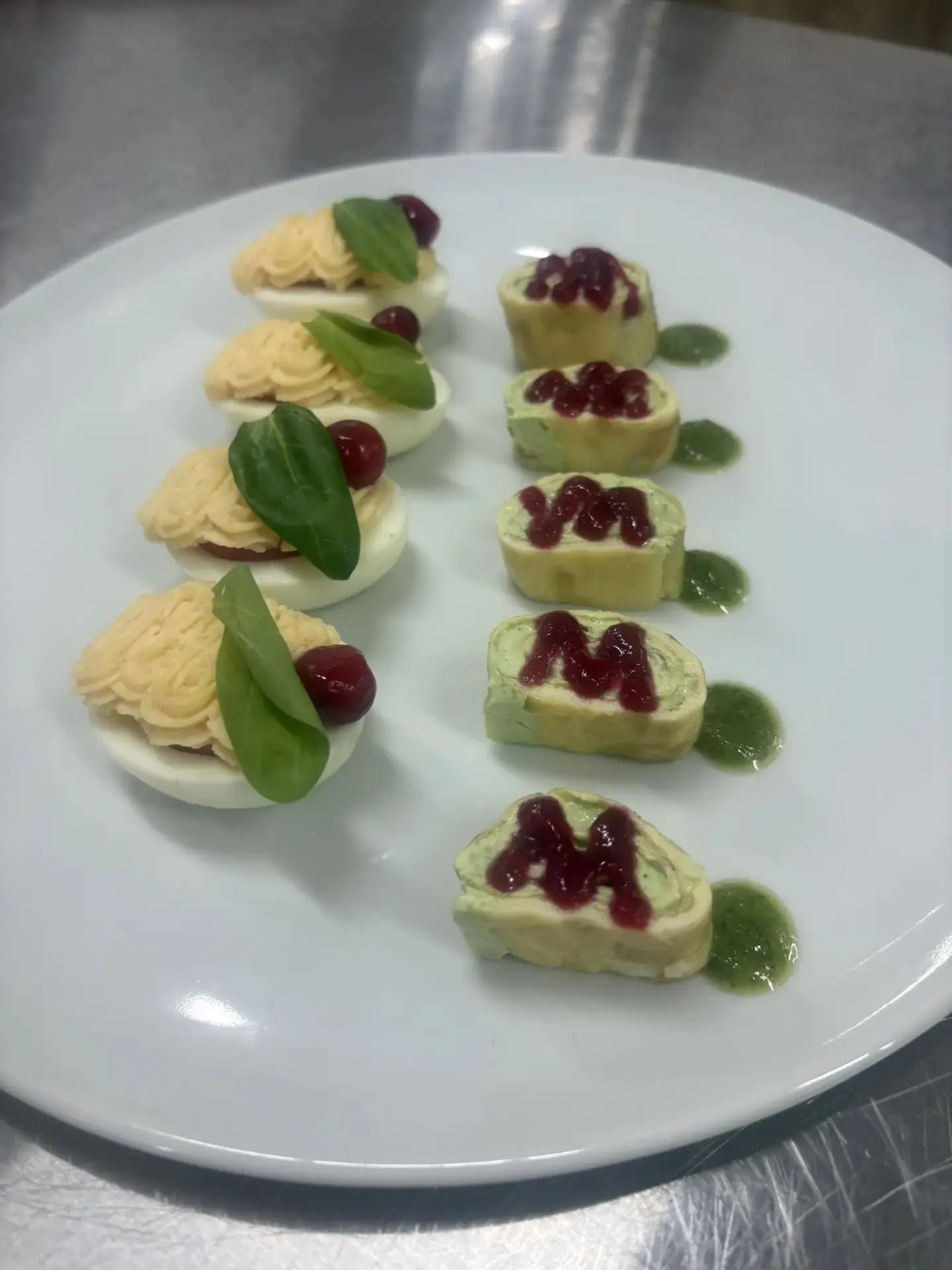 👨‍🍳Сегодня студенты группы ПКД-31П оттачивали мастерство приготовления закусок из сыр...