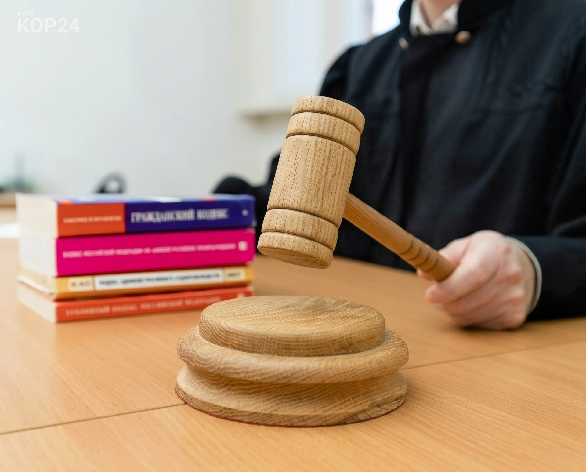 Котлашанин заплатит 40 тысяч рублей за удар женщине по лицу
