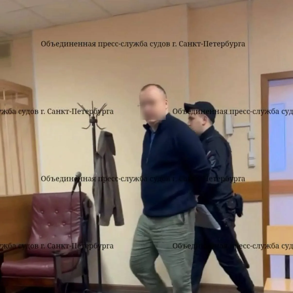12 лет колонии получил бывший адвокат Барсукова-Кумарина Сергей Крикун. Его признали ви...