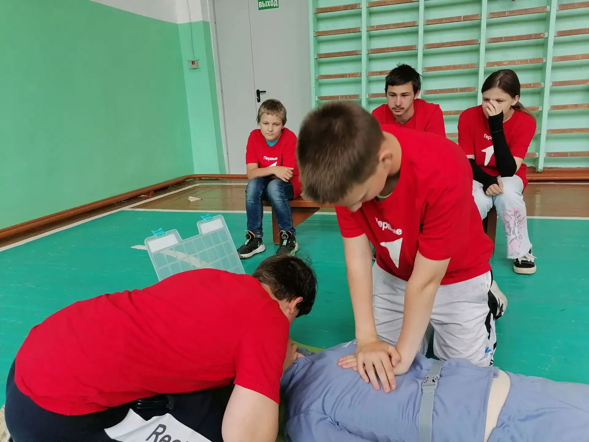 Выживание начинается с правильных знаний! 🚑 Совет Первых школы Зеркальное провел уника...