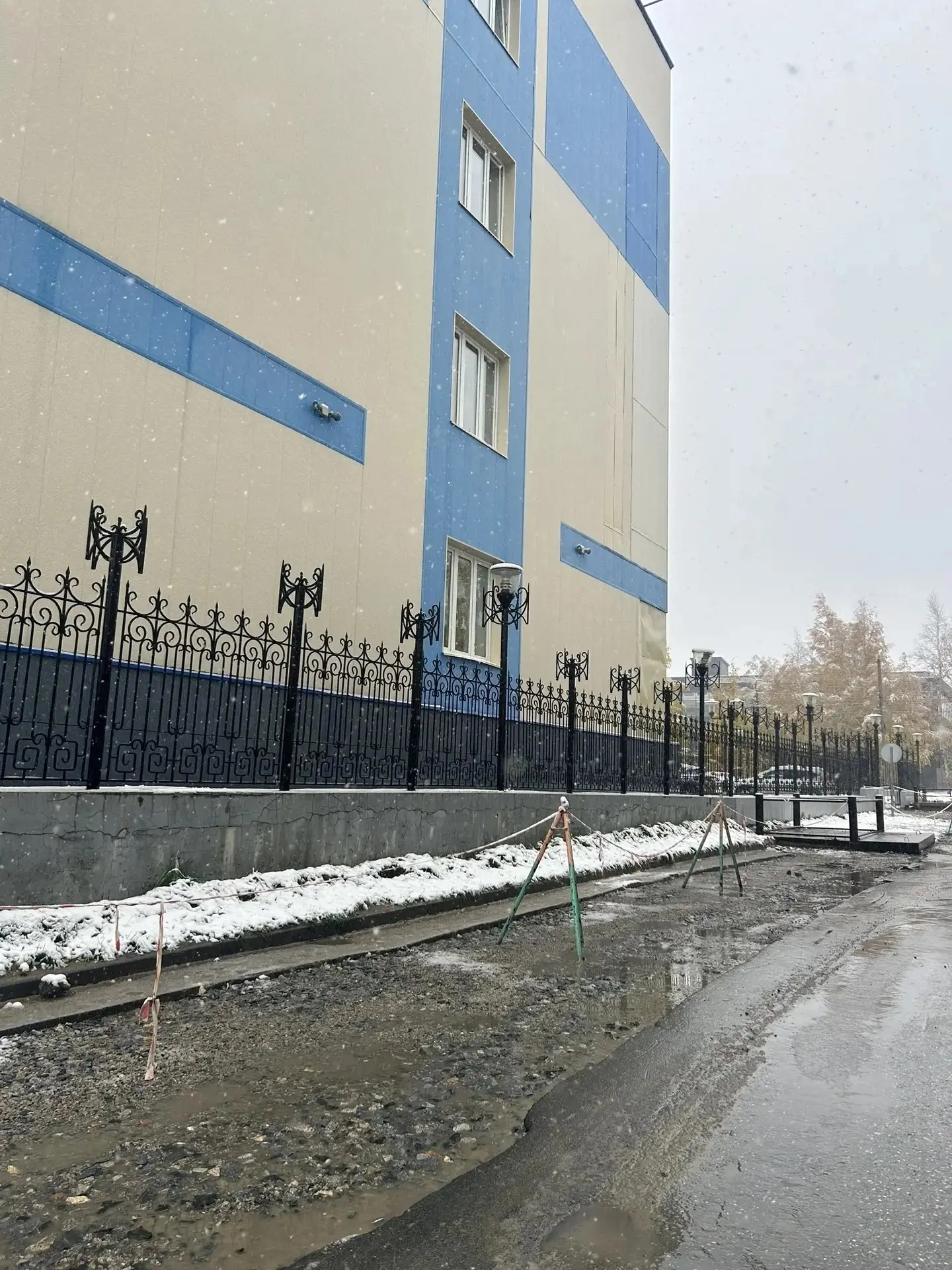 За внешним обликом и порядком на территории города строго следит контрольное управление...