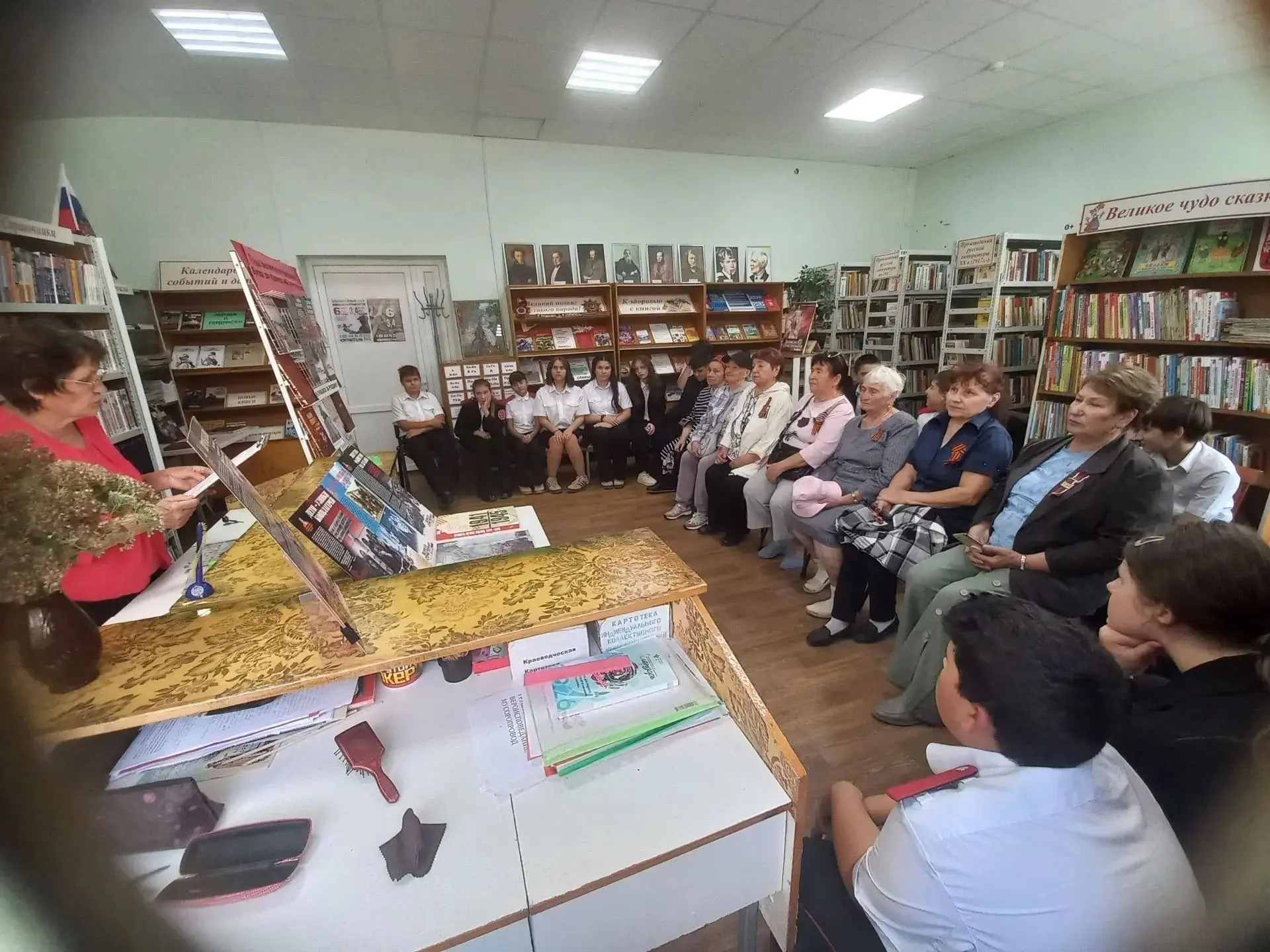 ⚔️ Чтобы помнили: связь поколений в действии! 🇷🇺9 октября для обучающихся 7 «А» класс...