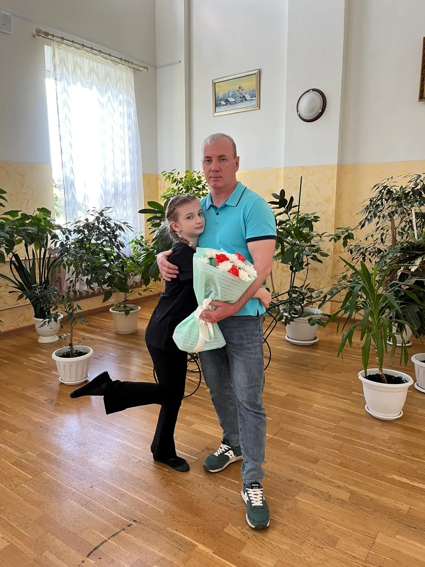 Онлайн-флешмоб«Спасибо Папа» Корякина Варвара,5«А»класс..Моего папу зовут Андрей. Он тр...