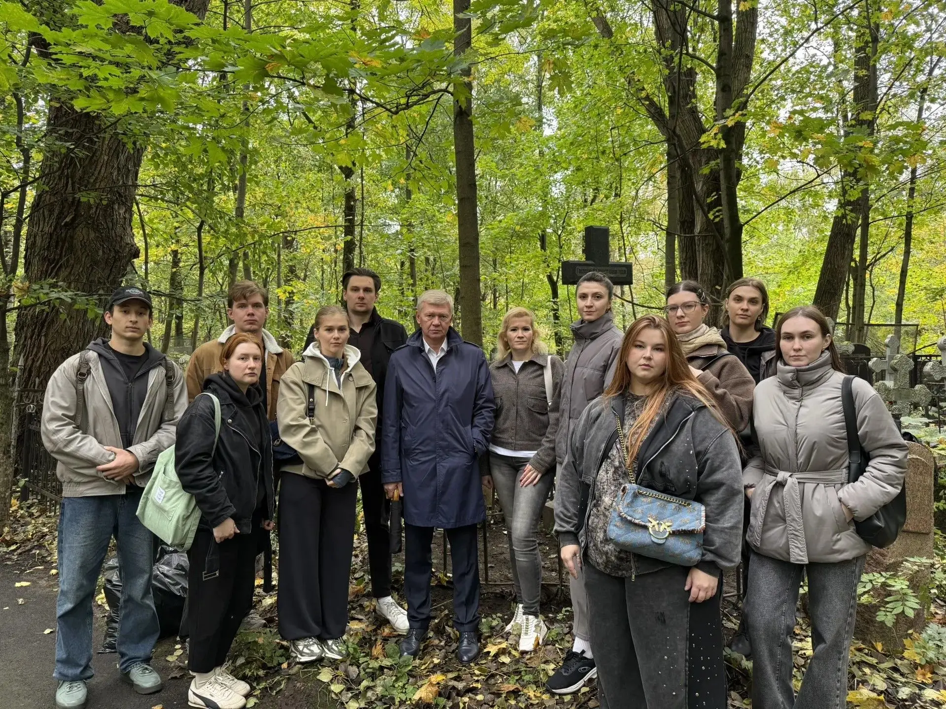 🕊 Традиционное посвящение в нейрохирурги у памятника профессору А.Л. Поленову