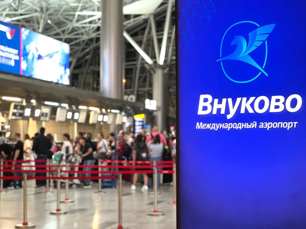 С вызовом такси сейчас тяжко — сделали подборку вылетов из аэропорта Внуково, до которо...