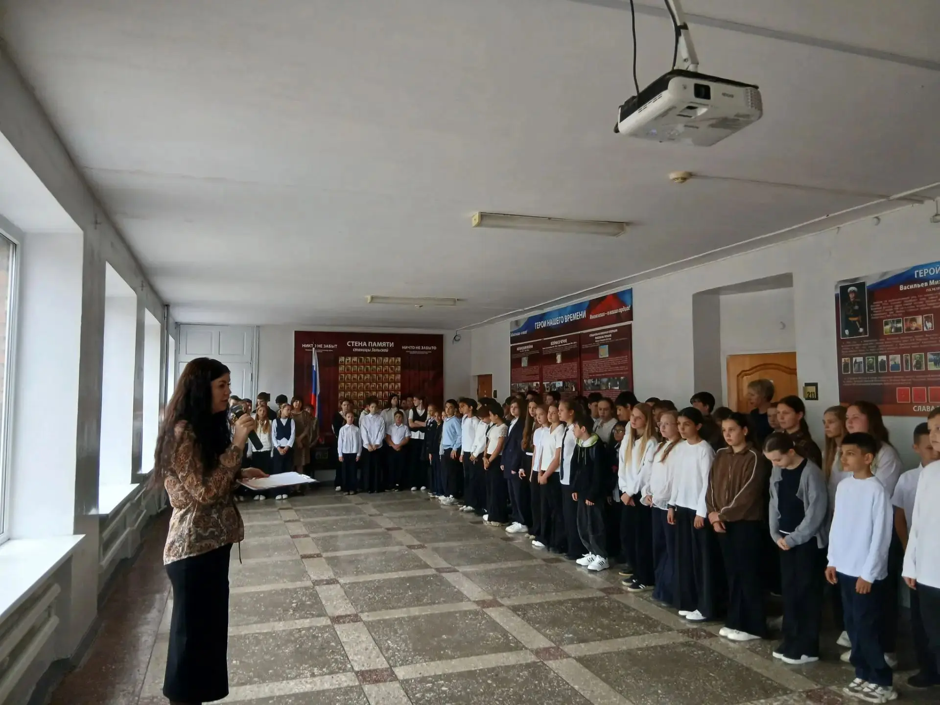 🇷🇺 ТРАДИЦИОННОЕ ПОДНЯТИЕ ФЛАГА И «РАЗГОВОРЫ О ВАЖНОМ»
