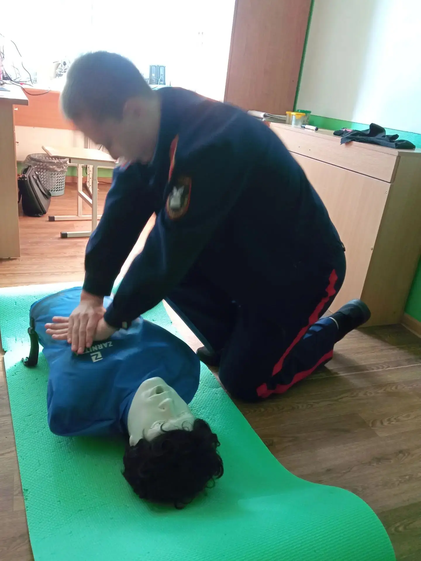 В Стрелецкой школе прошел мастер-класс по оказанию первой медицинской помощи. Ребята уз...