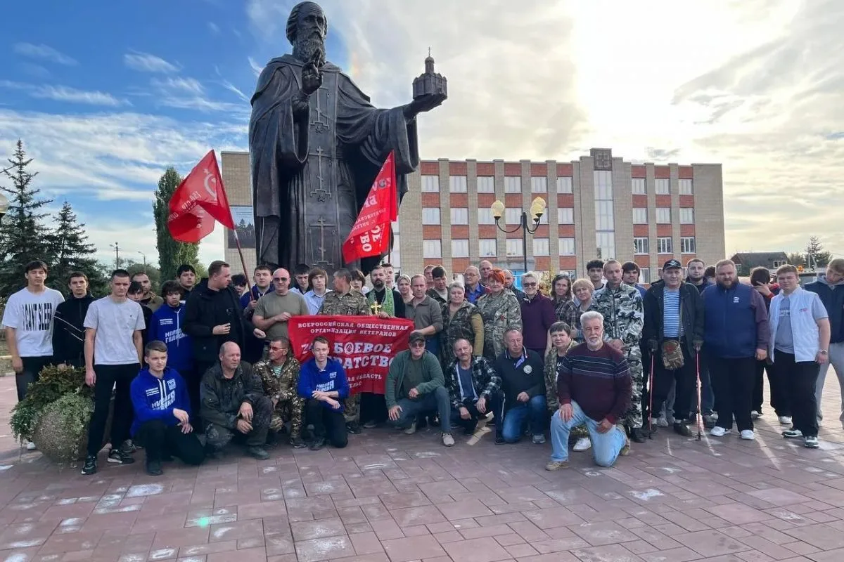 Молодогвардейцы помогли в отправке гуманитарного груза на фронт