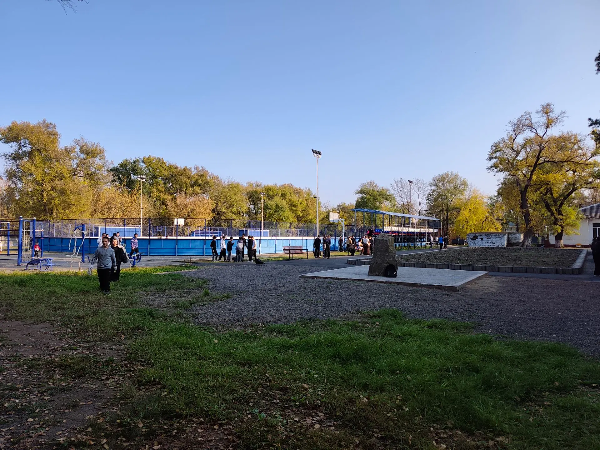 🧹 Чистый двор — чистая планета: общегородской субботник!