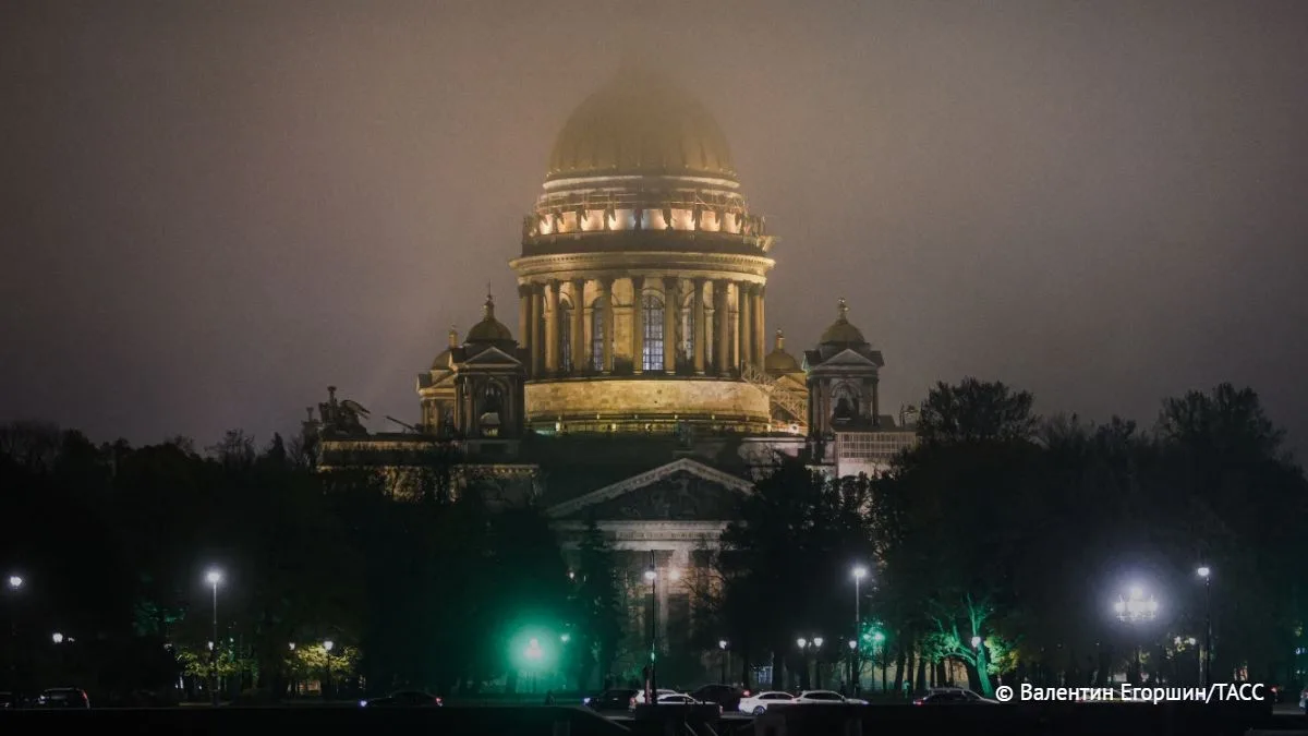 В Петербурге в ночь на 14 октября похолодает до 2-4 °C, сообщил главный синоптик города...