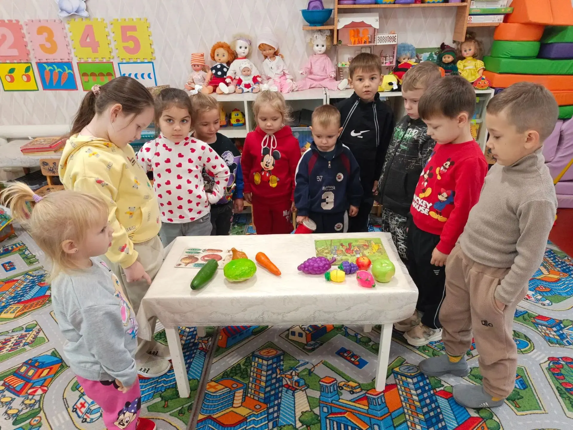 🥦 Подружитесь с фруктами и овощами,