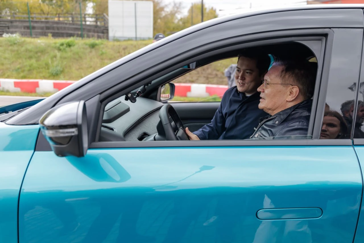 🚙 Лихачев за рулем «Атома»