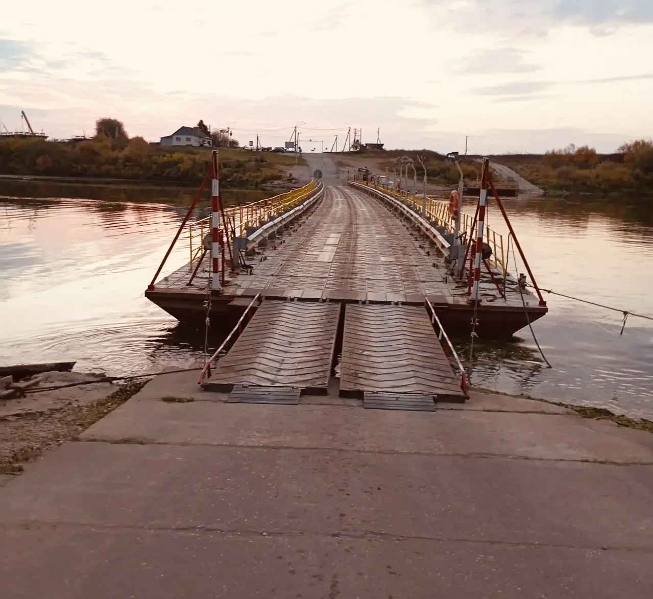 ✅ Движение по наплавному мосту в районе с.Троица восстановлено!