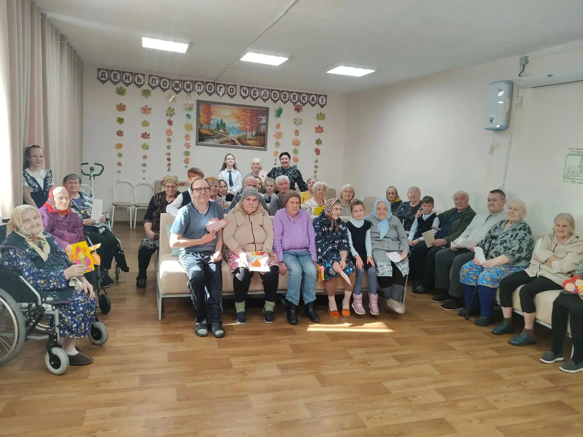 Подарок от самых маленьких: визит в Дом ветеранов