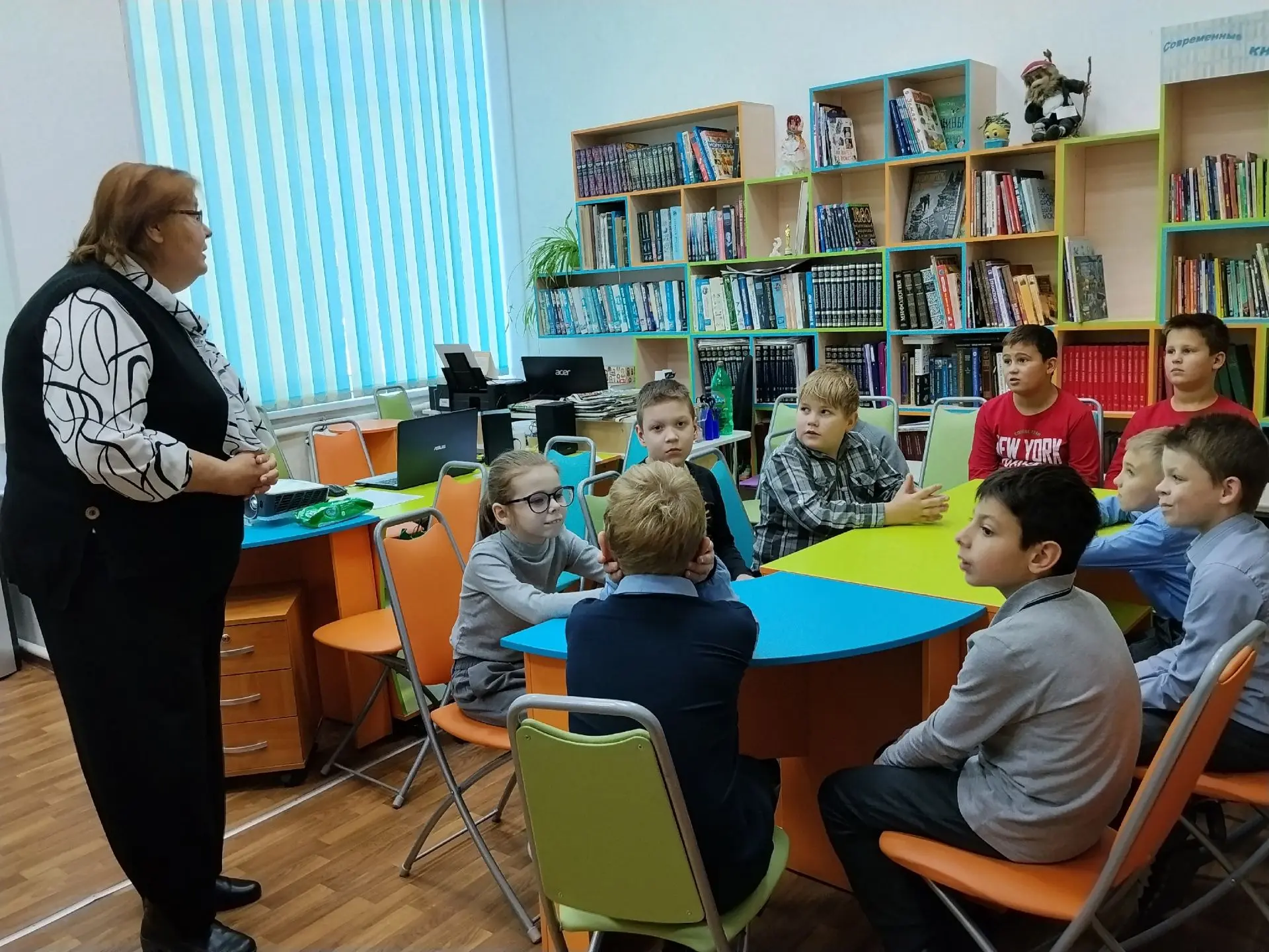 В рамках проекта «Великие люди», 8 октября  обучающиеся 2 "Г" класса посетили Волосовск...