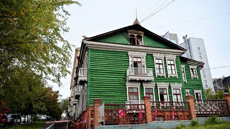 В Хабаровске до сих пор не нашлось подрядчиков, готовых взяться за реставрацию особняка...