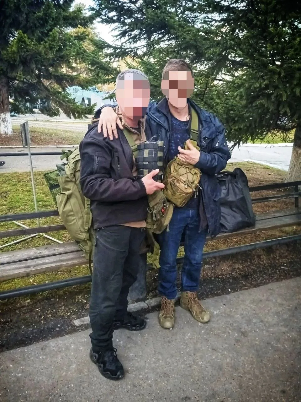 Индивидуальная выдача аптечек Бойцам, убывающим в зону проведения Специальной военной о...