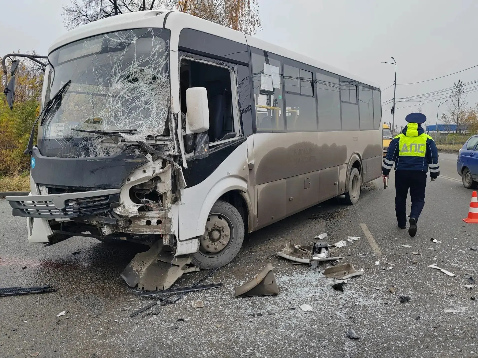 😳 Фура врезалась в автобус под Екатеринбургом