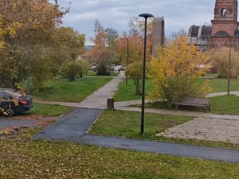 В городе Назарово сотрудники Госавтоинспекции привлекли к ответственности нарушителя, к...