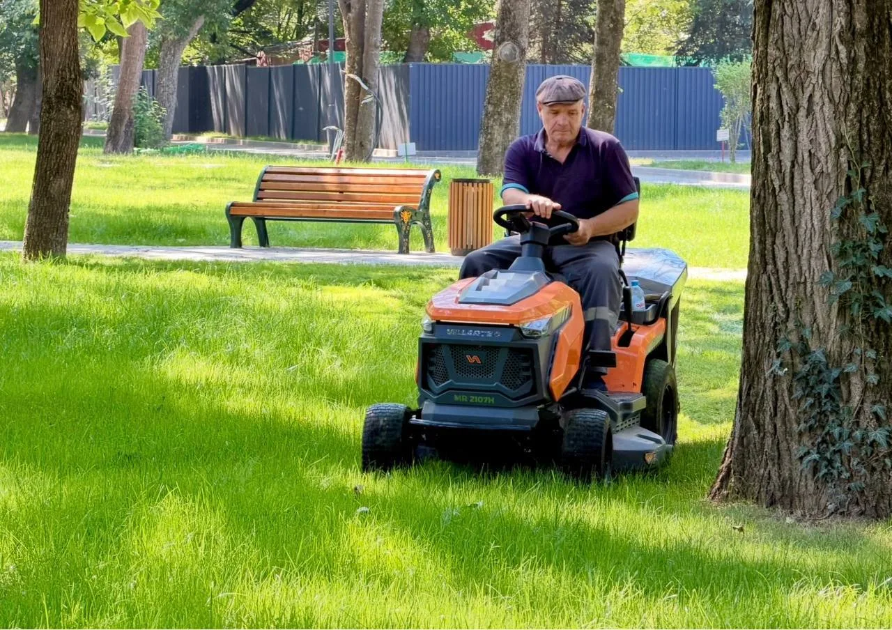 🌿 Чистота и уют в парках Симферополя — результат ежедневной работы