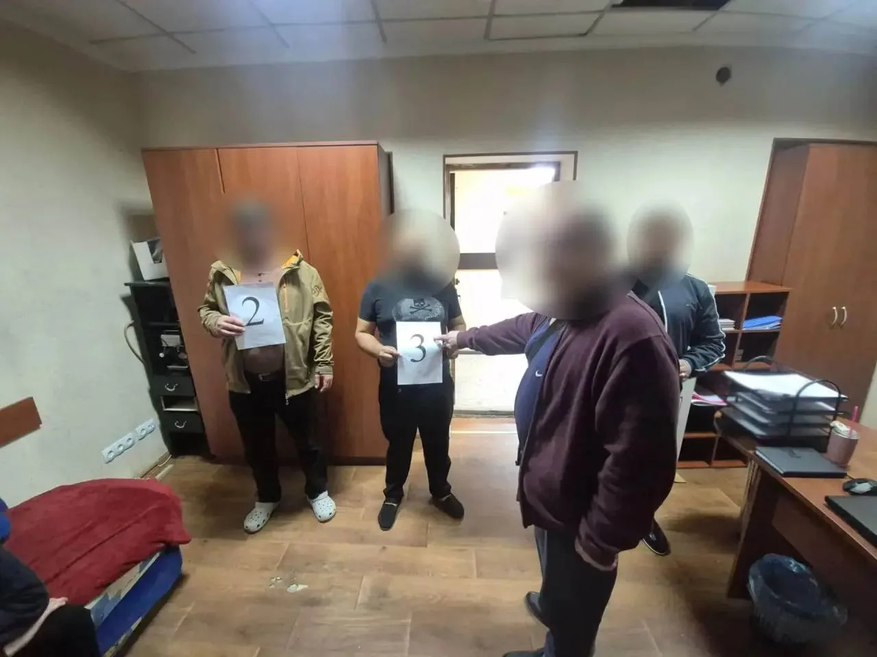 Постельное бельё за 390 тысяч: в Донецке поймали афериста