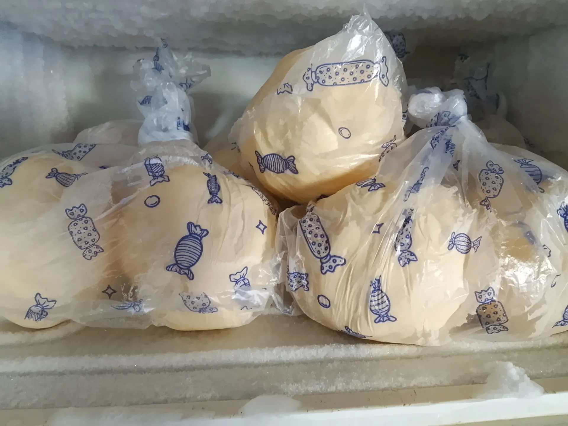 Здравствуйте, продам масло сливочное, кг 1000 руб. Возможно доставка в город, я из деревни