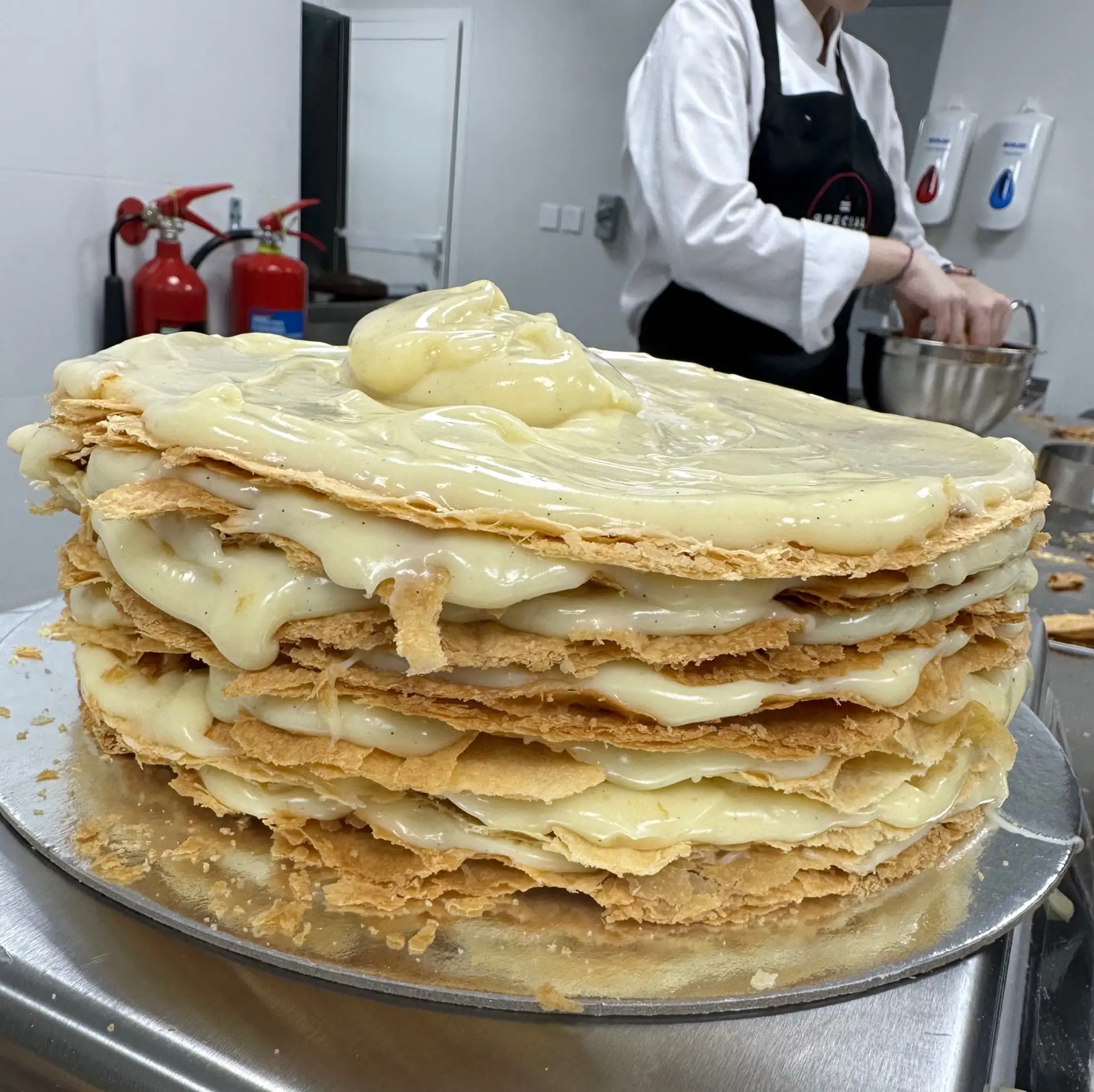 😋 Если в наполеоне вы больше всего любите крем — посмотрите на это фото!