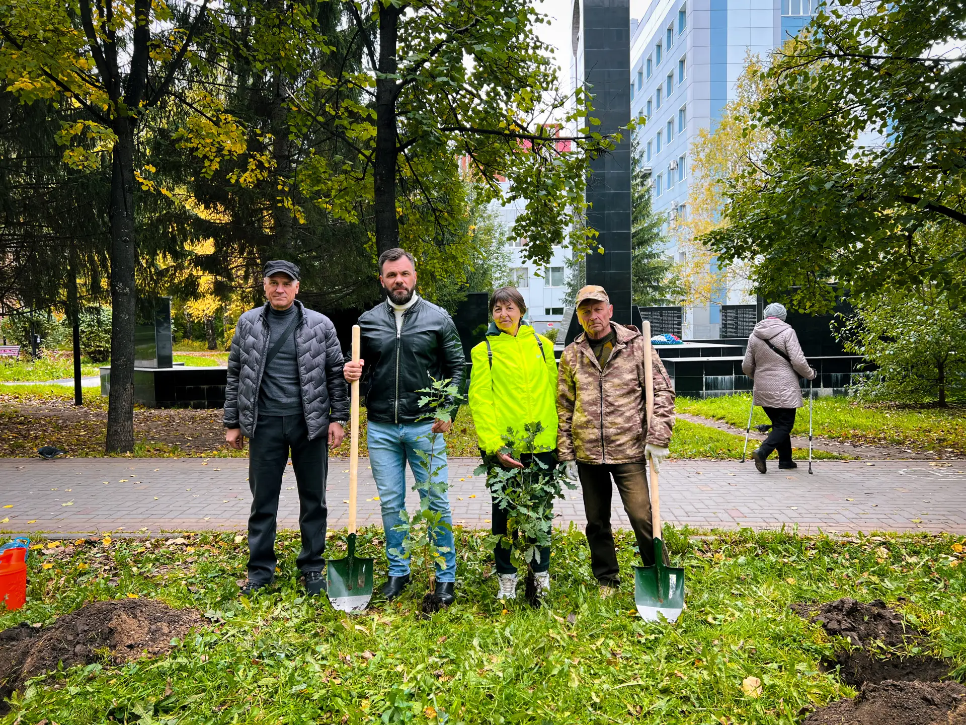 Дубы — деревья-воины. Крепкие, выносливые, они живут столетиями, храня память о тех, кт...