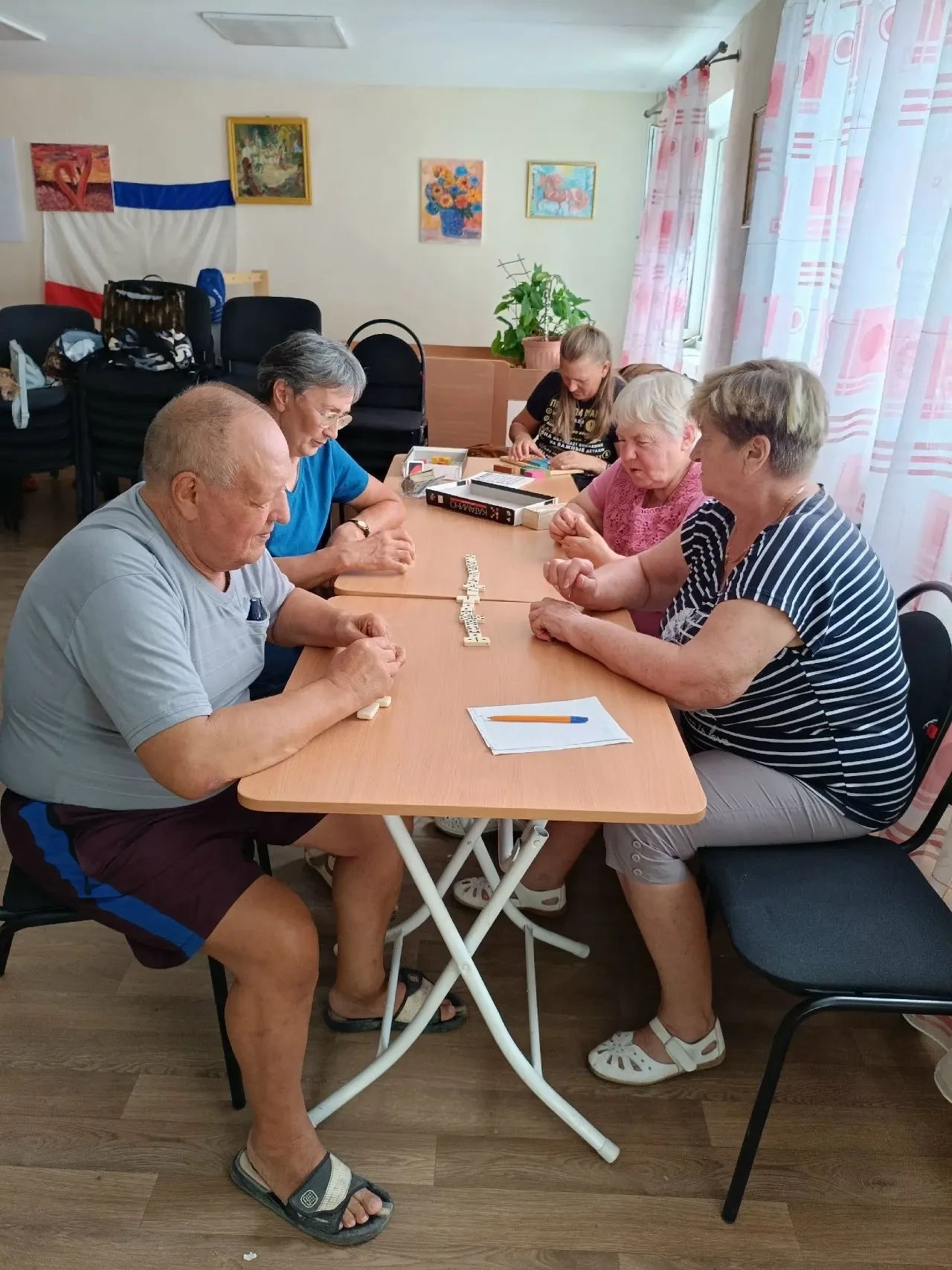 В сакском отделении Всероссийского общества слепых прошел день настольных игр. Участник...
