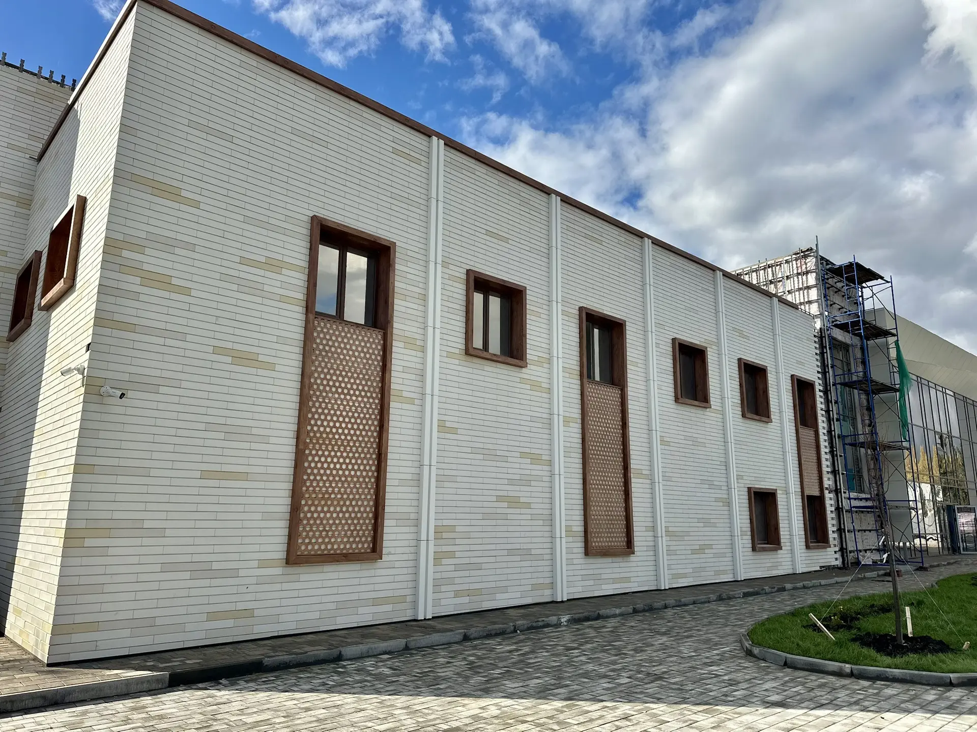 Глава Кукморского муниципального района Сергей Димитриев провёл объезд объектов, где в ...
