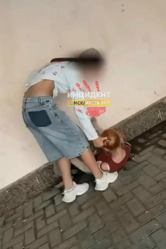 Жестокие избиения подростков у «Дома туриста»