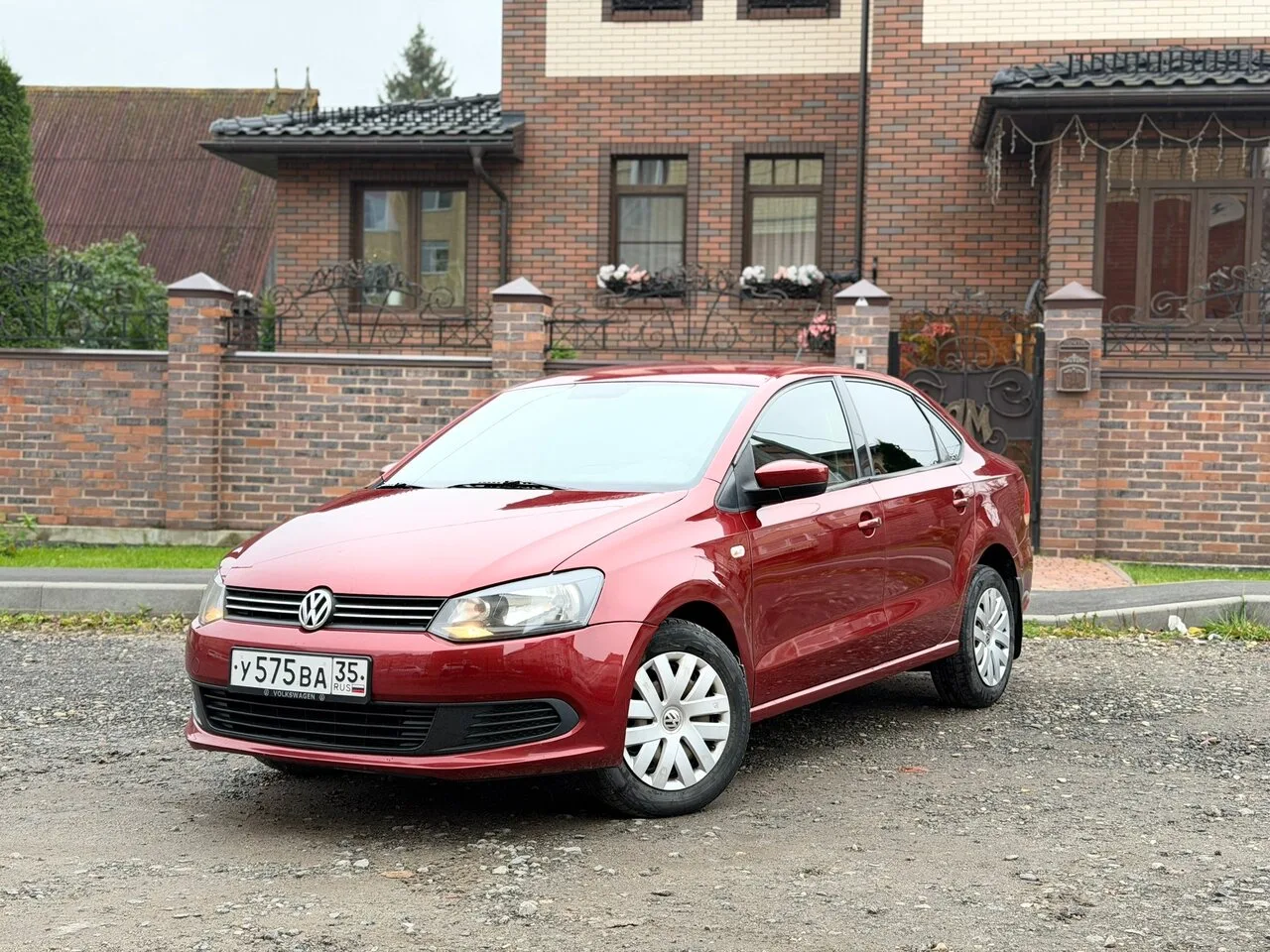 Продам Volkswagen Polo 2011 года пробег 186 тыщ родной не скручен 3 владельца, В отличн...